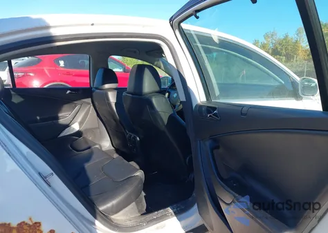 2008 Volkswagen Passat Turbo from USA, damaged, VIN WVWUK93C68E199351